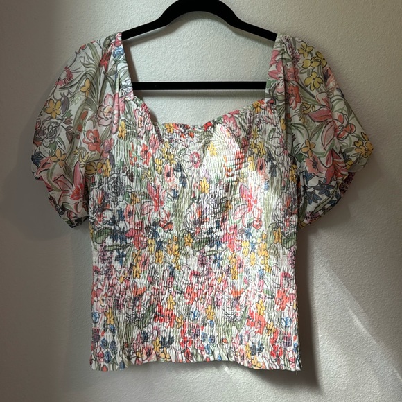 NWT Cropped Smocked Floral Shirt - Picture 2 of 8
